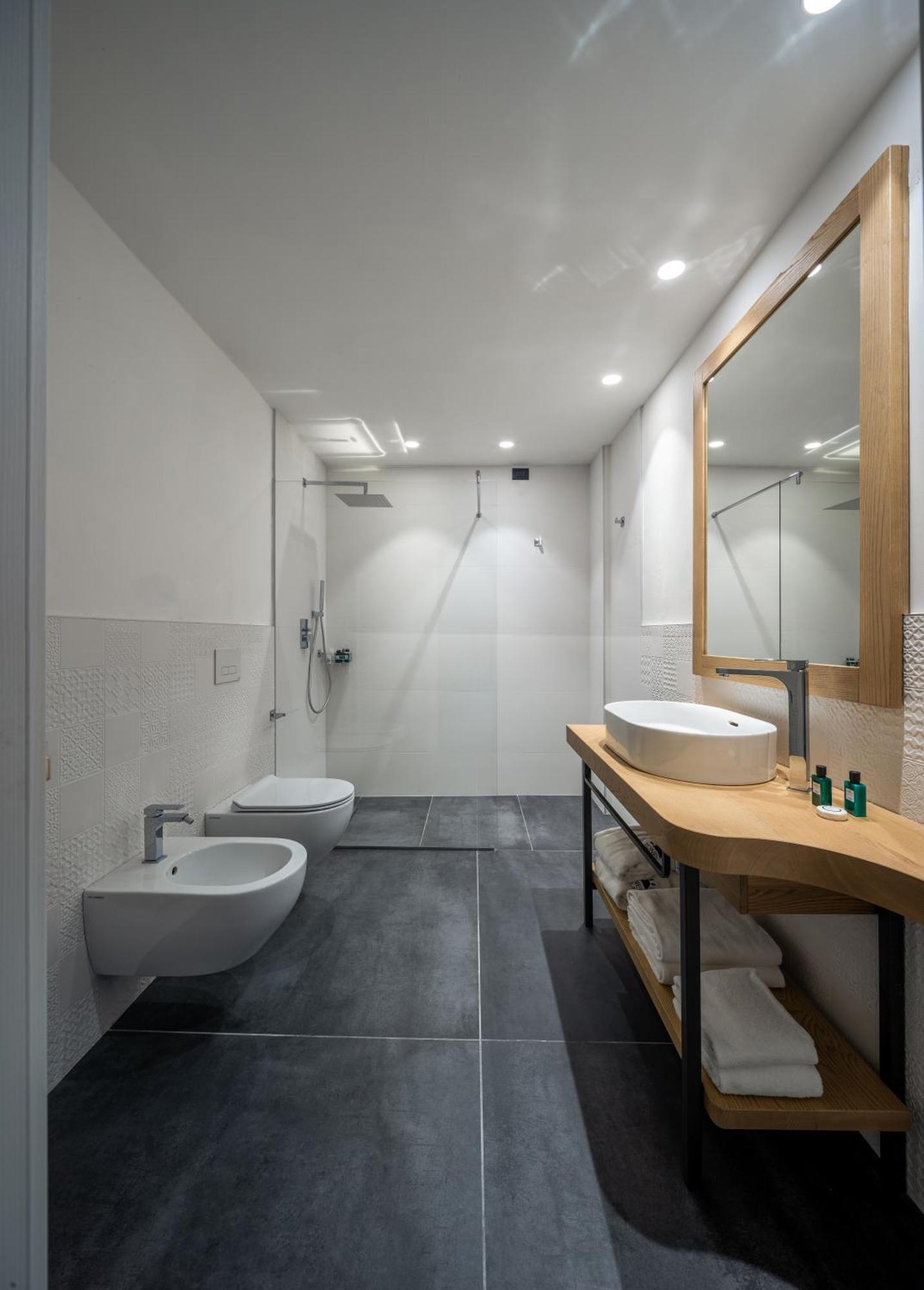 Aris Apartments & Sky Pool - Tonelli Hotels - Adult Friendly Riva del Garda Habitación foto