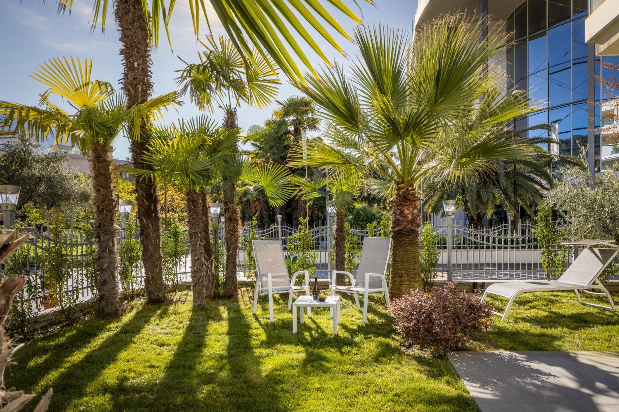 Aris Apartments & Sky Pool - Tonelli Hotels - Adult Friendly Riva del Garda Habitación foto